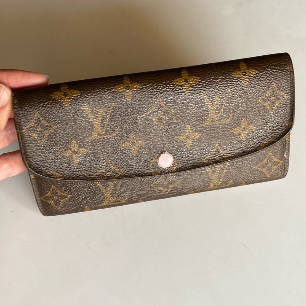 Authentic Louis Vuitton Monogrammed Emilie Wallet